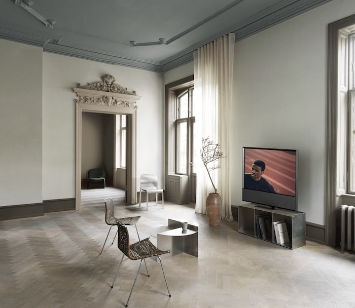 Bang & Olufsen Beovision Contour 55 