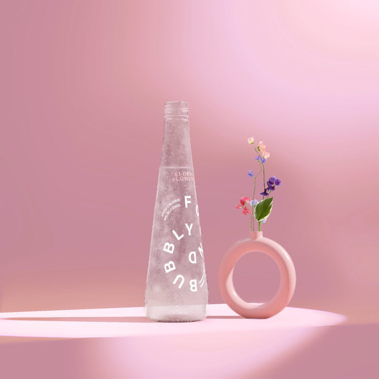 L'eau pétillante est maintenant sexy, durable et livrée à votre porte !