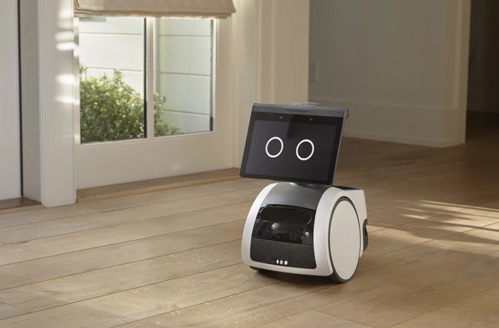 Robot domestique intelligent Amazon Astro AI avec personnalité à partir de 1 000 $