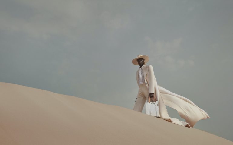 Ryan Hopkinson Superbe Éditorial (Drone) pour Louis Vuitton