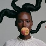 Les portraits conceptuels du photographe Oye Diran fusionnent émotion brute et fantaisie